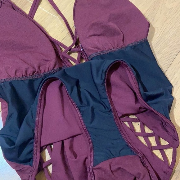 Kenneth Cole Lace Up Burgundy One Piece Swimsuit size Small MED - Picture 11 of 15